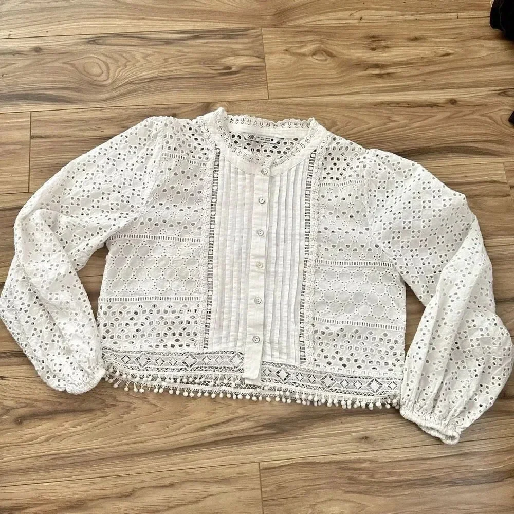 ZARA | White Lace Eyelet Button Up Balloon Sleeve‎ Blouse | Size Large